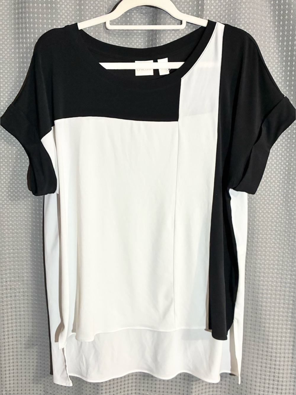 Chico's Black & White Colorblock Short Top Sz 2- US L SS Modern Shirt Slinky